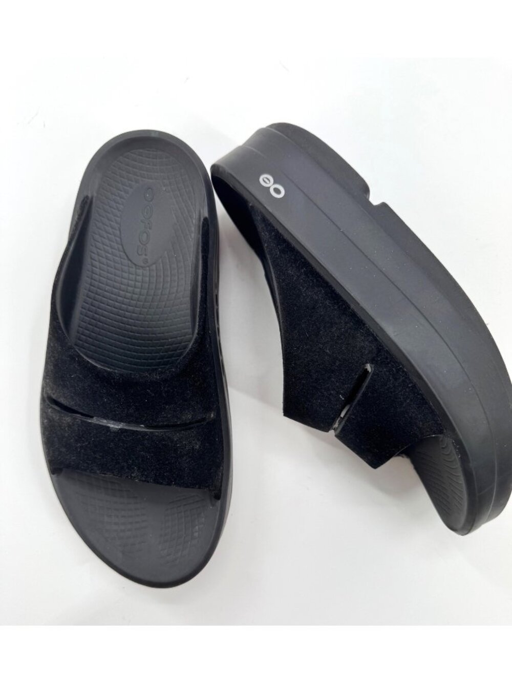 OOFOS OOmega Velvet Platform Slide Recovery Sandals Womens Size  W7 EU38 Black